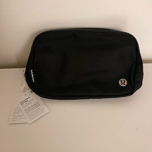 NWT Lululemon Everywhere Belt Bag Black